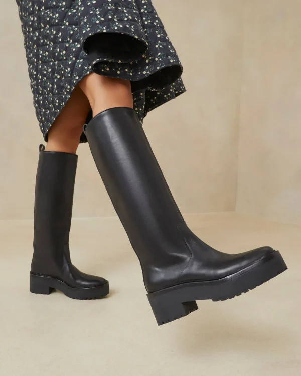 Fashion Carlee Black Tall Lug Boot Boots